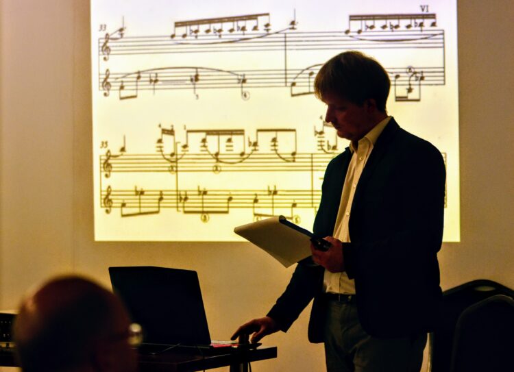 2018_10-Slaska-Jesien-Gitarowa-Panel-Hotel-Tychy-Magdalena-Borucka